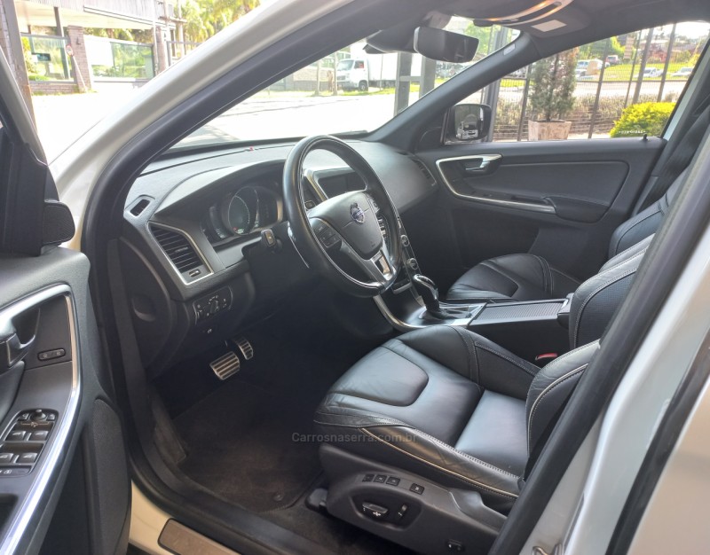 XC60 2.0 T5 R DESIGN TURBO GASOLINA 4P AUTOMÁTICO - 2016 - CAXIAS DO SUL