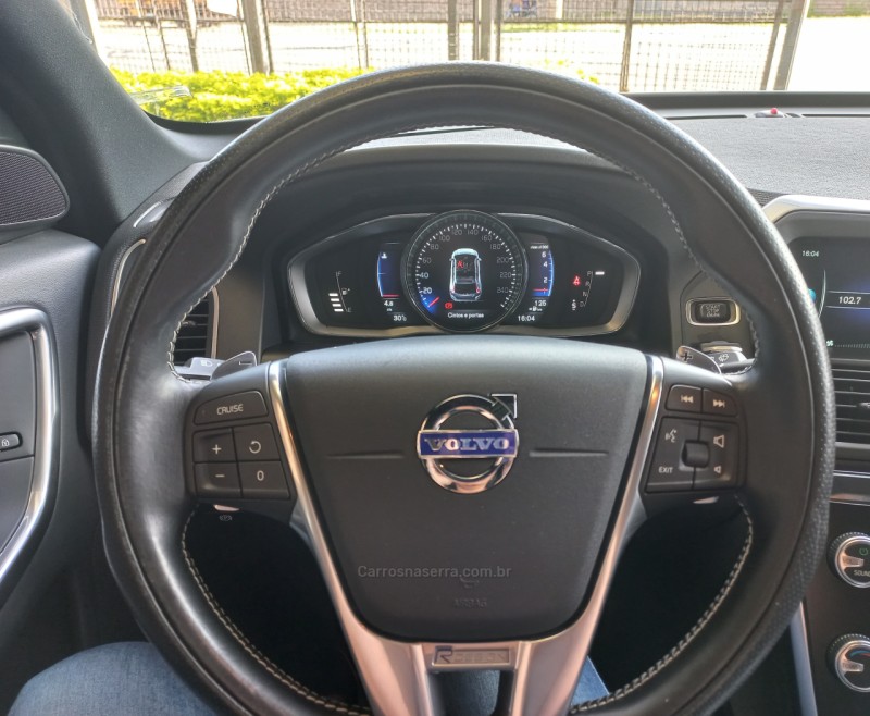 XC60 2.0 T5 R DESIGN TURBO GASOLINA 4P AUTOMÁTICO - 2016 - CAXIAS DO SUL