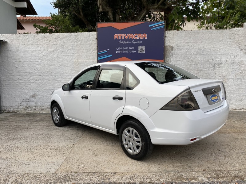 FIESTA 1.6 ROCAM SE SEDAN 8V FLEX 4P MANUAL - 2011 - BENTO GONçALVES