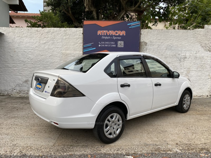 FIESTA 1.6 ROCAM SE SEDAN 8V FLEX 4P MANUAL - 2011 - BENTO GONçALVES