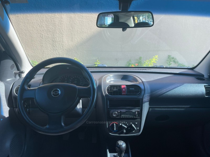CORSA 1.0 MPFI JOY SEDAN 8V GASOLINA 4P MANUAL - 2005 - CAXIAS DO SUL