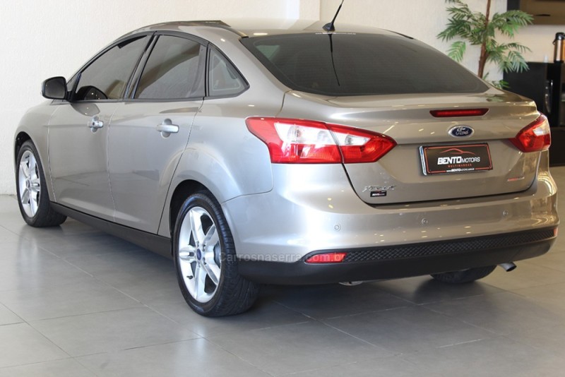 FOCUS 2.0 SE PLUS SEDAN 16V FLEX 4P AUTOMÁTICO - 2014 - BENTO GONçALVES
