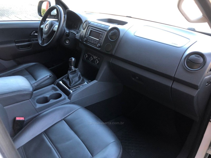 AMAROK 2.0 TRENDLINE 4X4 CD 16V TURBO INTERCOOLER DIESEL 4P MANUAL - 2014 - CAXIAS DO SUL