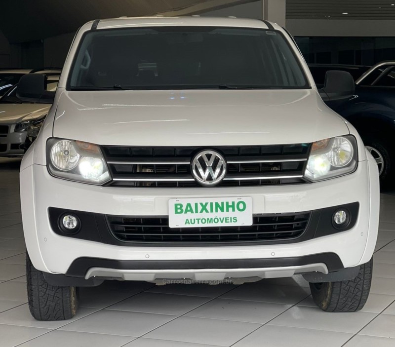 AMAROK 2.0 DARK LABEL 4X4 CD 16V TURBO INTERCOOLER DIESEL 4P AUTOMÁTICO - 2015 - SAPUCAIA DO SUL