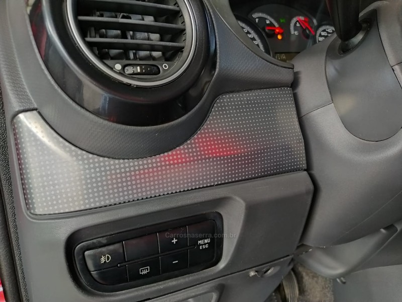 GRAND SIENA 1.4 MPI ATTRACTIVE 8V FLEX 4P MANUAL - 2013 - CAXIAS DO SUL