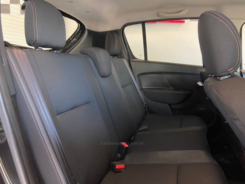 SANDERO 1.6 STEPWAY 8V FLEX 4P MANUAL - 2016 - NOVO HAMBURGO