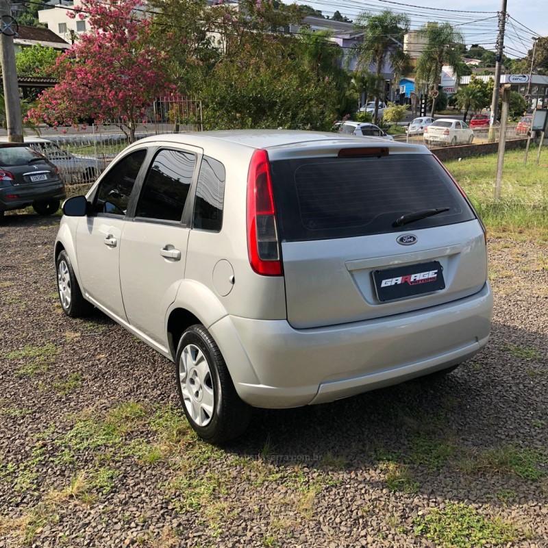 FIESTA 1.6 ROCAM HATCH 8V FLEX 4P MANUAL - 2011 - PAROBé