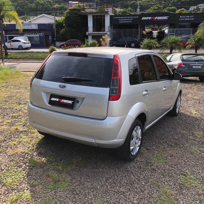 FIESTA 1.6 ROCAM HATCH 8V FLEX 4P MANUAL - 2011 - PAROBé