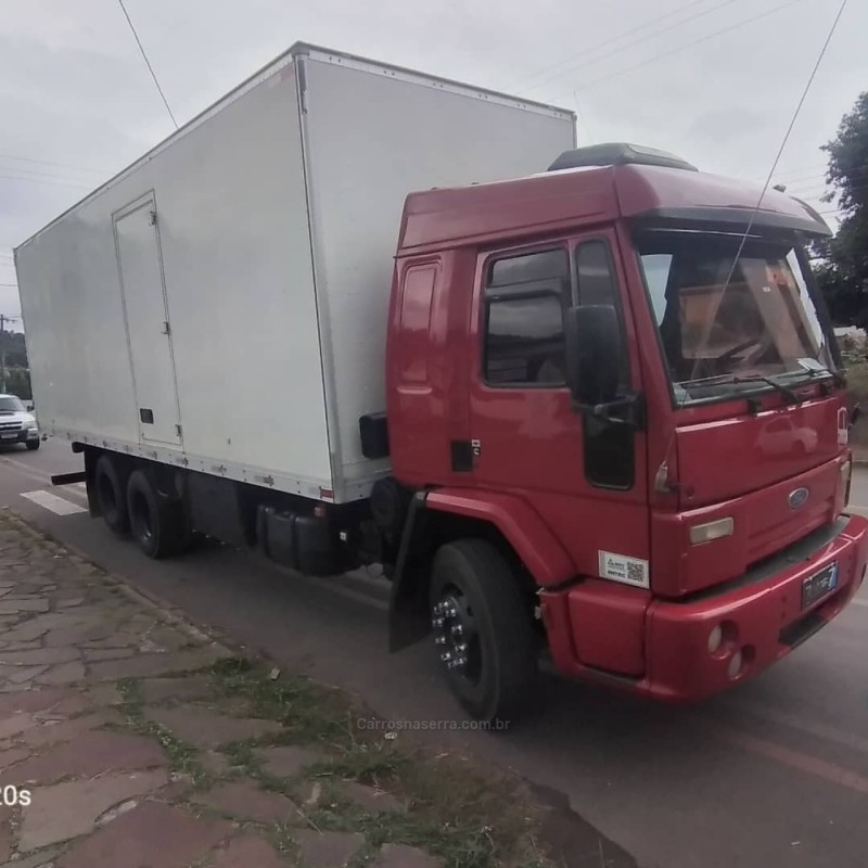 cargo 2428 e t 3 eixos 2010 antonio prado