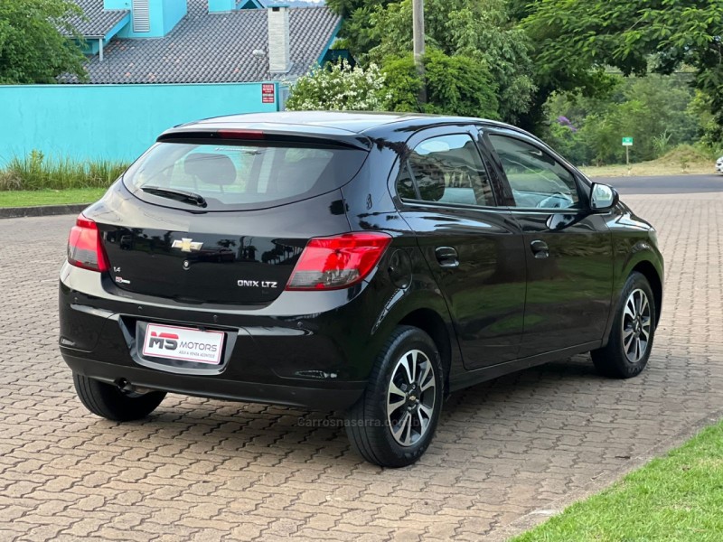 ONIX 1.4 MPFI LTZ 8V FLEX 4P MANUAL - 2014 - NOVO HAMBURGO