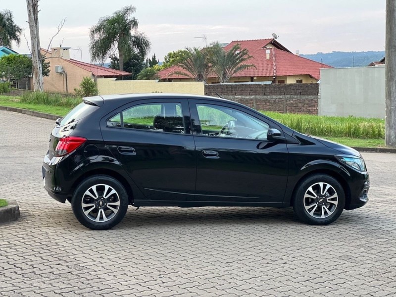 ONIX 1.4 MPFI LTZ 8V FLEX 4P MANUAL - 2014 - NOVO HAMBURGO