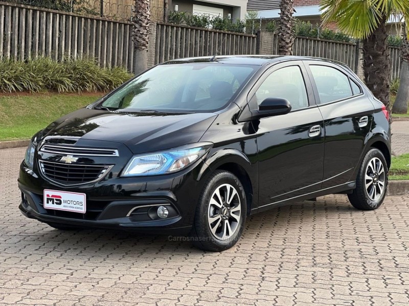 ONIX 1.4 MPFI LTZ 8V FLEX 4P MANUAL - 2014 - NOVO HAMBURGO