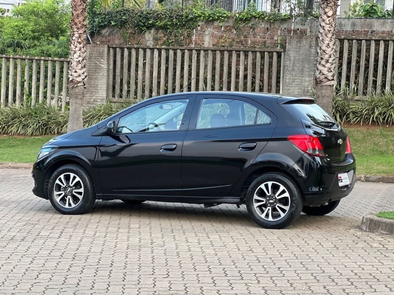 ONIX 1.4 MPFI LTZ 8V FLEX 4P MANUAL - 2014 - NOVO HAMBURGO