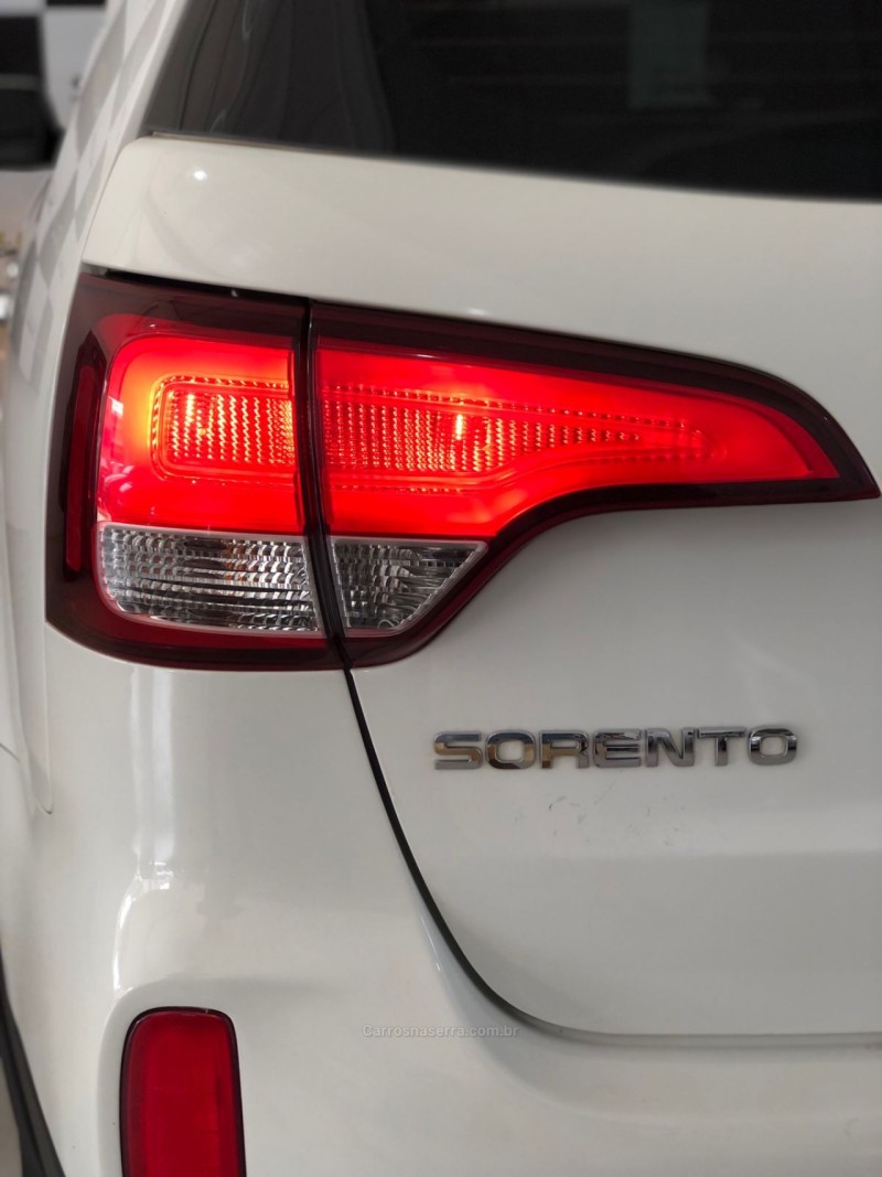 SORENTO 2.4 EX2 4X2 16V GASOLINA 4P AUTOMÁTICO - 2014 - NOVO HAMBURGO