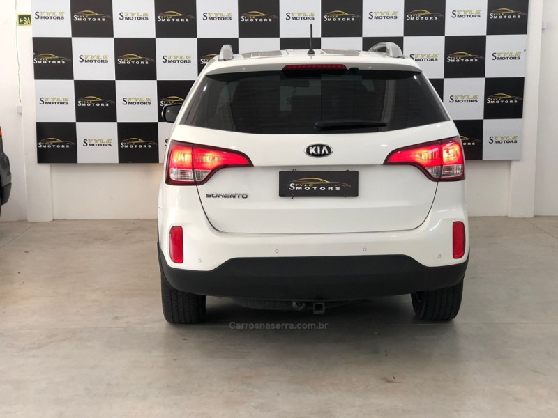 SORENTO 2.4 EX2 4X2 16V GASOLINA 4P AUTOMÁTICO - 2014 - NOVO HAMBURGO