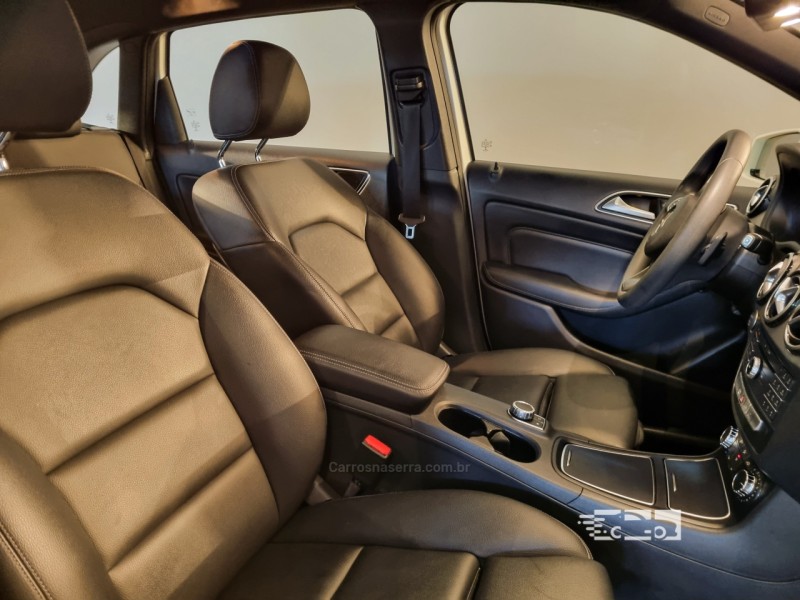 B 200 1.6 TURBO 16V FLEX 4P AUTOMATIZADO - 2017 - BENTO GONçALVES