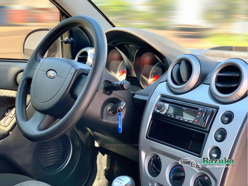 FIESTA 1.6 MPI CLASS 8V GASOLINA 4P MANUAL - 2013 - NOVO HAMBURGO
