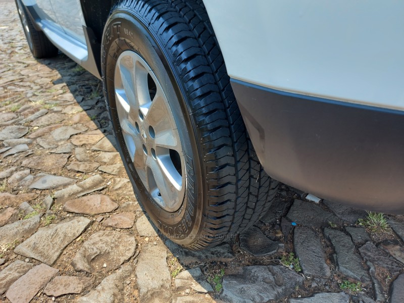 DUSTER 1.6 DYNAMIQUE 4X2 16V FLEX 4P MANUAL - 2018 - DOIS IRMãOS
