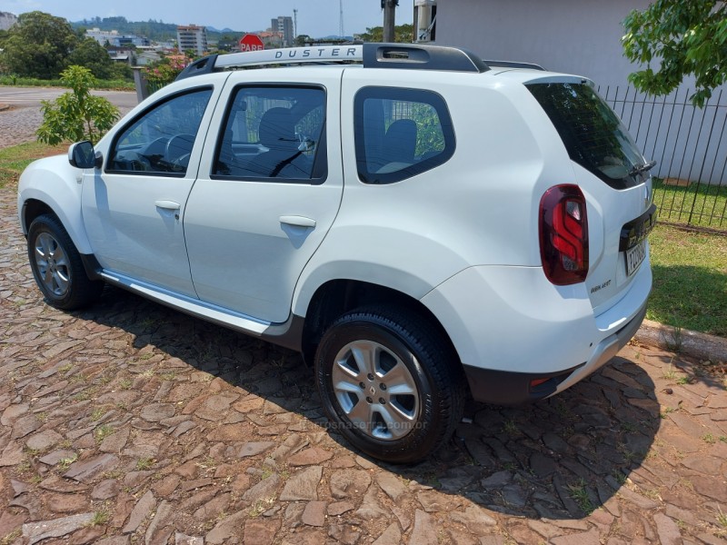 DUSTER 1.6 DYNAMIQUE 4X2 16V FLEX 4P MANUAL - 2018 - DOIS IRMãOS