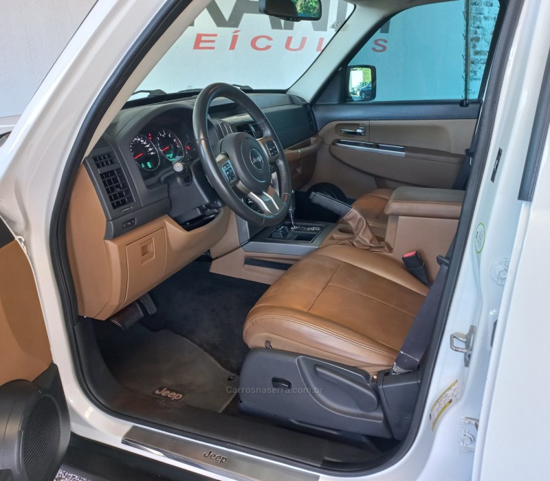 CHEROKEE 3.7 LIMITED 4X4 V6 12V GASOLINA 4P AUTOMÁTICO - 2012 - CAXIAS DO SUL