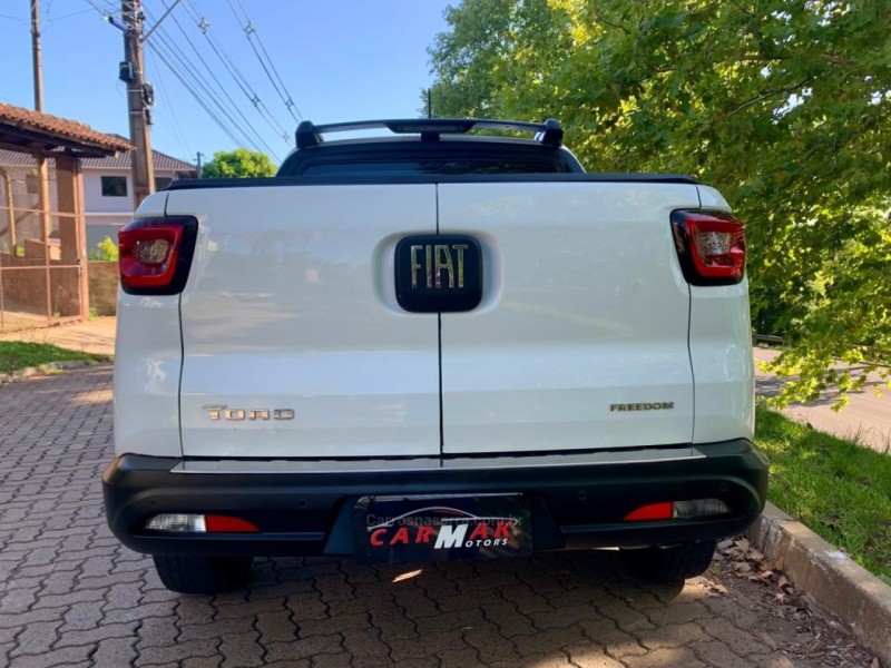 TORO 2.0 16V TURBO DIESEL FREEDOM MANUAL - 2018 - DOIS IRMãOS