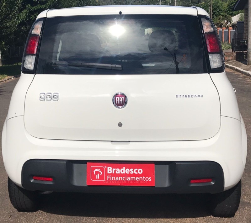 UNO 1.0 EVO ATTRACTIVE 8V FLEX 4P MANUAL - 2017 - TRêS COROAS