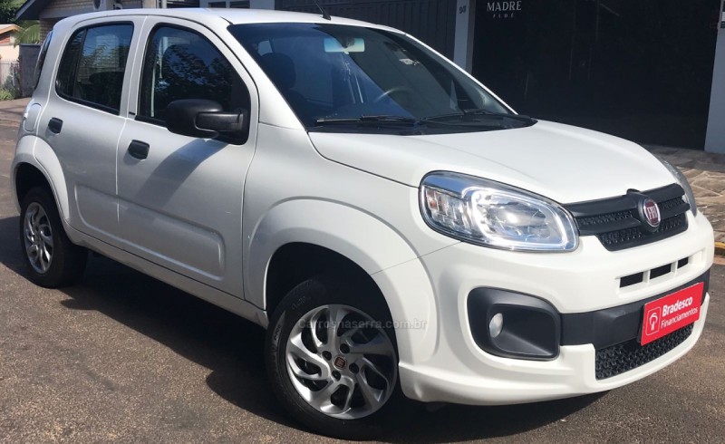 UNO 1.0 EVO ATTRACTIVE 8V FLEX 4P MANUAL - 2017 - TRêS COROAS