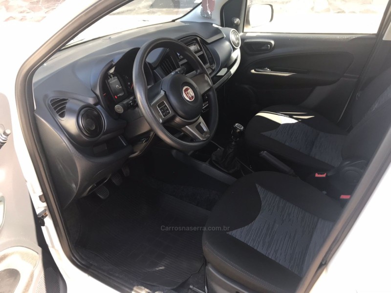 UNO 1.0 EVO ATTRACTIVE 8V FLEX 4P MANUAL - 2017 - TRêS COROAS