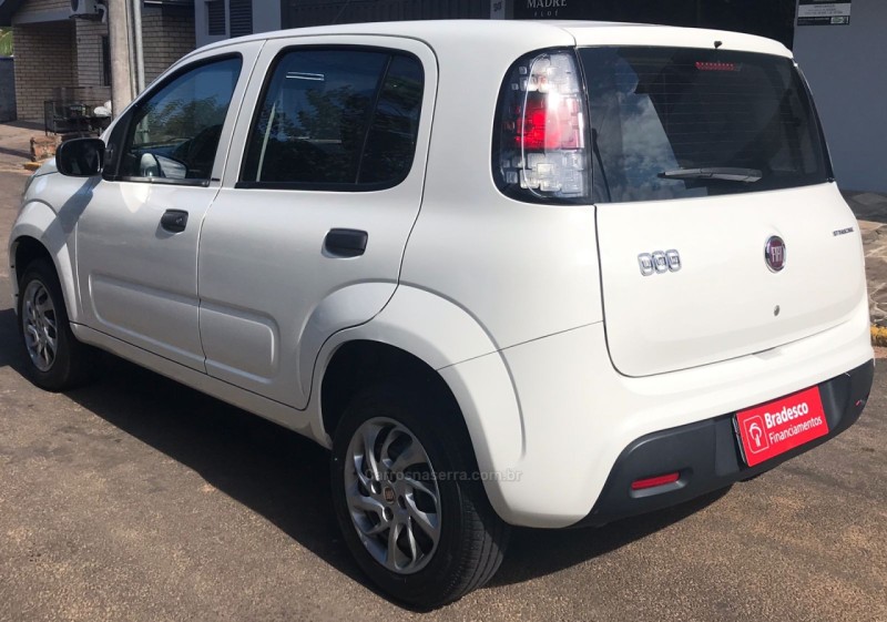 UNO 1.0 EVO ATTRACTIVE 8V FLEX 4P MANUAL - 2017 - TRêS COROAS