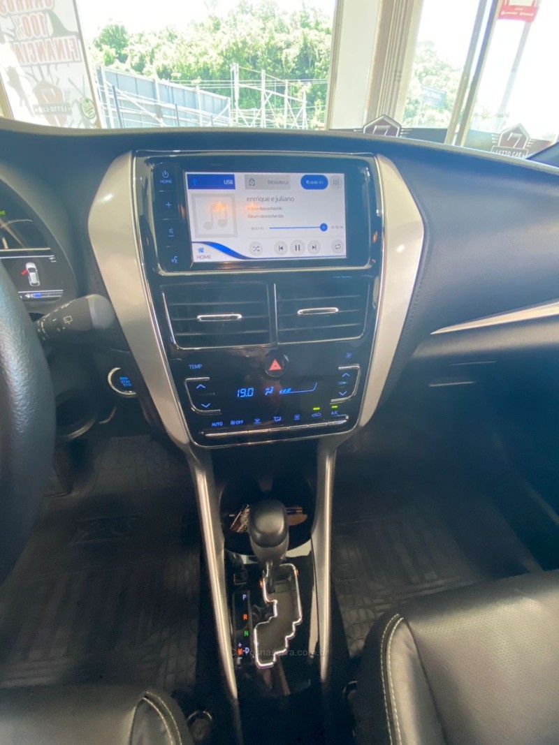 YARIS 1.5 XLS CONNECT 16V FLEX 4P AUTOMÁTICO - 2019 - IGREJINHA