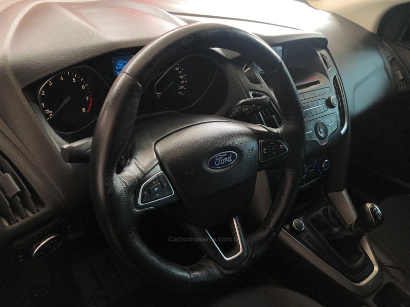 FOCUS 1.6 SE 16V FLEX 4P MANUAL - 2017 - IGREJINHA