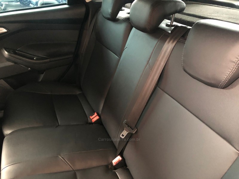 FOCUS 1.6 SE 16V FLEX 4P MANUAL - 2017 - IGREJINHA