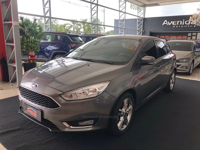 FOCUS 1.6 SE 16V FLEX 4P MANUAL - 2017 - IGREJINHA