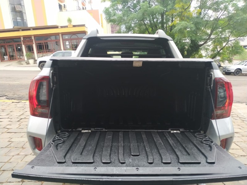 DUSTER OROCH 2.0 16V FLEX DYNAMIQUE 4P MANUAL - 2016 - MARAU