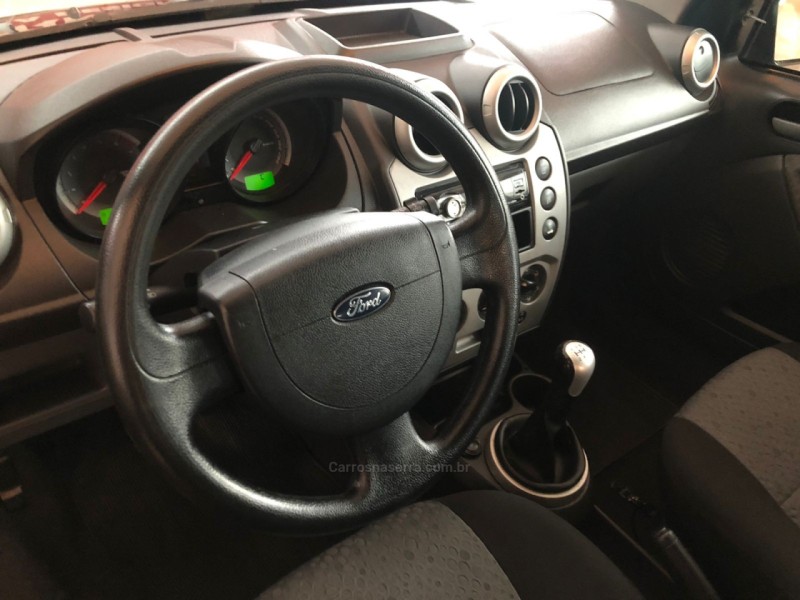 FIESTA 1.6 MPI HATCH 8V FLEX 4P MANUAL - 2011 - IGREJINHA