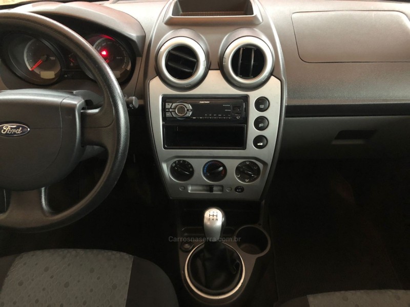 FIESTA 1.6 MPI HATCH 8V FLEX 4P MANUAL - 2011 - IGREJINHA