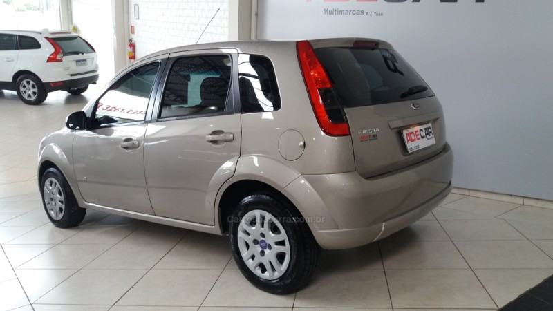 FIESTA 1.0 ROCAM SE 8V FLEX 4P MANUAL - 2014 - FARROUPILHA