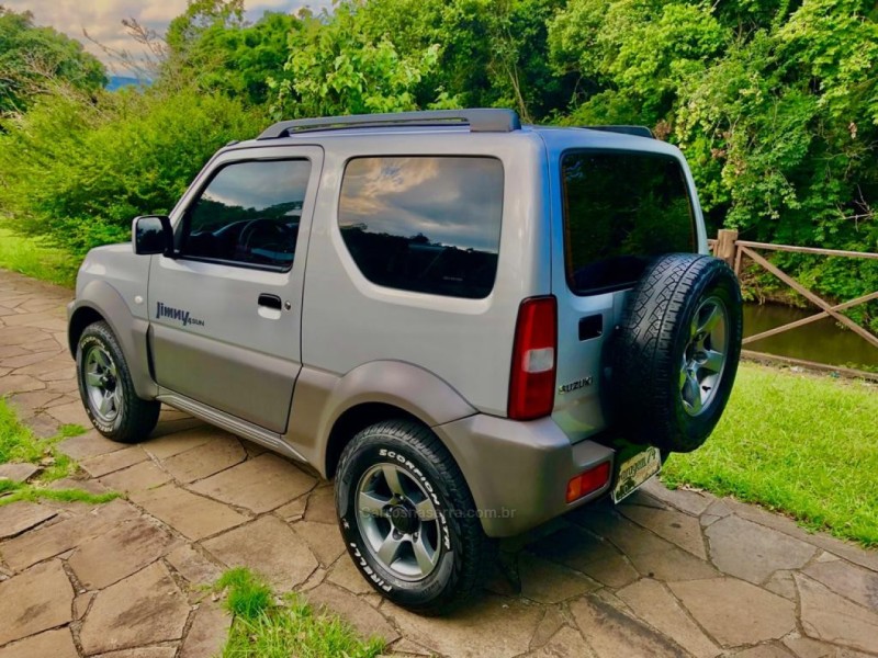 JIMNY 1.3 4SUN 4X4 16V GASOLINA 2P MANUAL - 2013 - TRêS COROAS