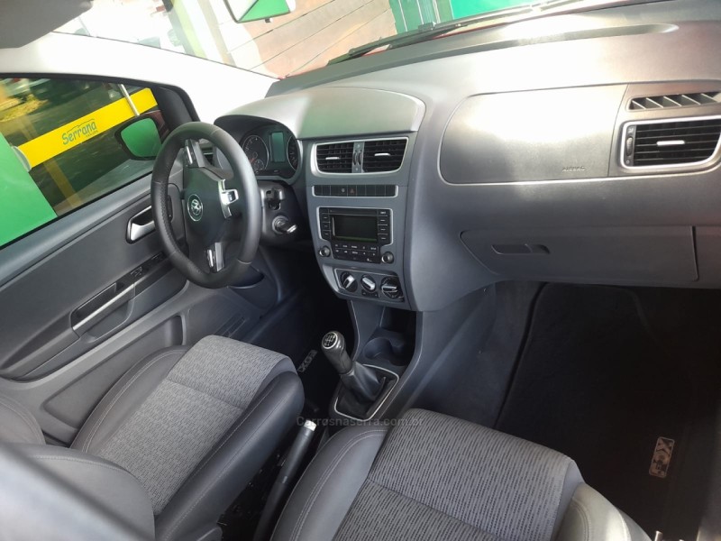 FOX 1.6 MI ITREND 8V FLEX 4P MANUAL - 2014 - DOIS IRMãOS