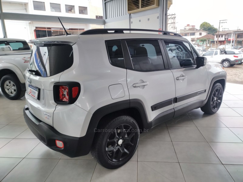 RENEGADE 1.8 16V FLEX LONGITUDE 4P AUTOMÁTICO - 2016 - TAPEJARA