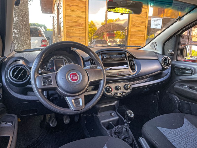 UNO 1.0 VIVACE 8V FLEX 4P MANUAL - 2017 - CANELA