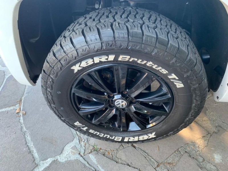 AMAROK 2.0 HIGHLINE 4X4 CD 16V TURBO INTERCOOLER DIESEL 4P AUTOMÁTICO - 2015 - TRêS COROAS
