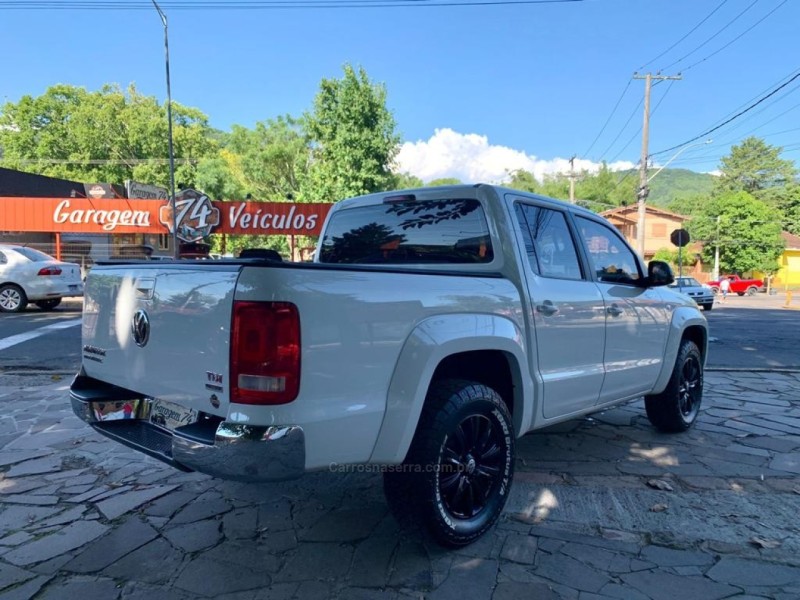AMAROK 2.0 HIGHLINE 4X4 CD 16V TURBO INTERCOOLER DIESEL 4P AUTOMÁTICO - 2015 - TRêS COROAS
