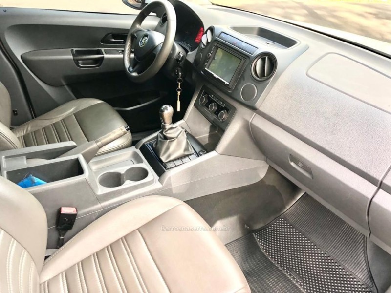 AMAROK 2.0 HIGHLINE 4X4 CD 16V TURBO INTERCOOLER DIESEL 4P AUTOMÁTICO - 2015 - TRêS COROAS