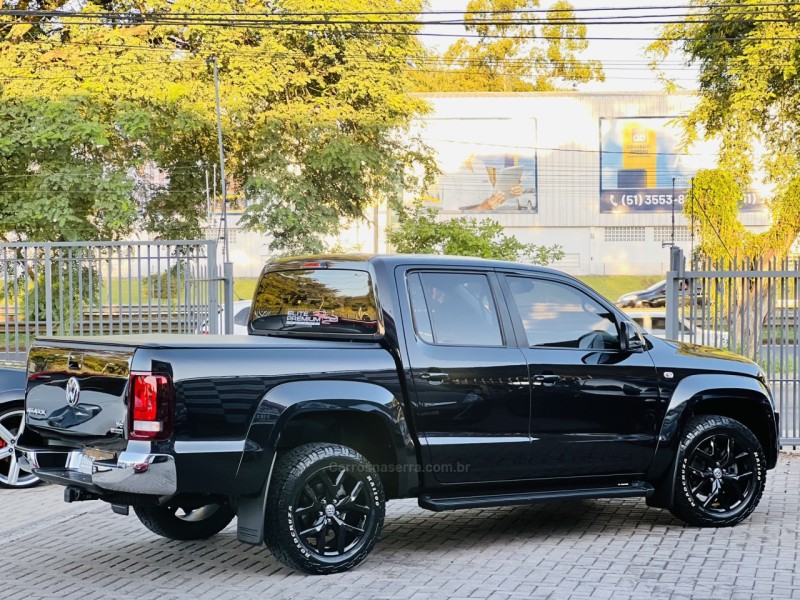 AMAROK 3.0 V6 TDI HIGHLINE CD DIESEL 4MOTION AUTOMÁTICO - 2018 - ESTâNCIA VELHA