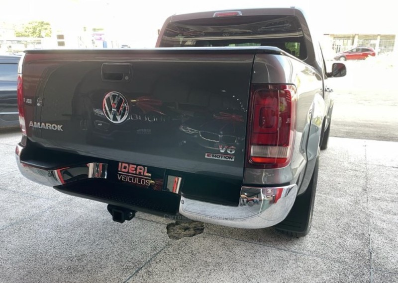 AMAROK 3.0 V6 TDI HIGHLINE CD DIESEL 4MOTION AUTOMÁTICO - 2019 - NOVO HAMBURGO
