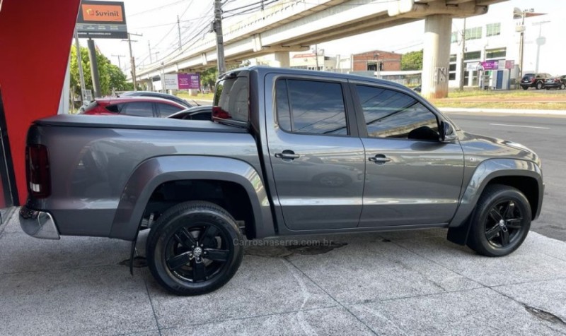 AMAROK 3.0 V6 TDI HIGHLINE CD DIESEL 4MOTION AUTOMÁTICO - 2019 - NOVO HAMBURGO