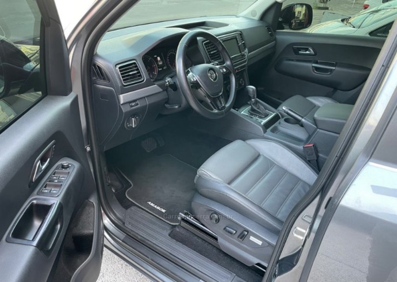 AMAROK 3.0 V6 TDI HIGHLINE CD DIESEL 4MOTION AUTOMÁTICO - 2019 - NOVO HAMBURGO