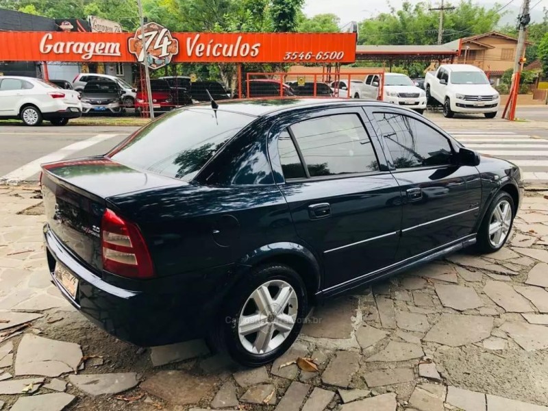ASTRA 2.0 MPFI COMFORT SEDAN 8V FLEX 4P MANUAL - 2005 - TRêS COROAS