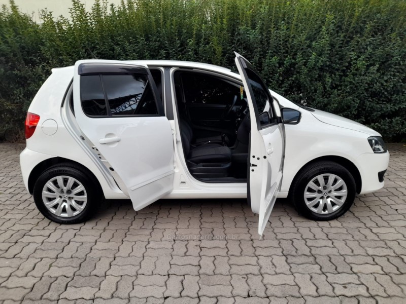 FOX 1.6 MI ITREND 8V FLEX 4P MANUAL - 2013 - CAXIAS DO SUL